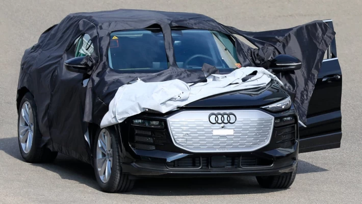 Neuer Audi Q6 e-tron 2023 nackt erwischt