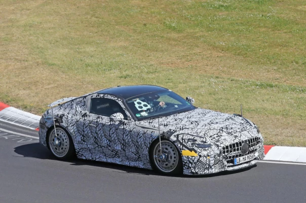 Neuer Mercedes-AMG GT 2023 im Test gesichtet