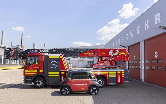 Ope Rocks-e wird Mitglied der Feuerwehr in Deutschland
