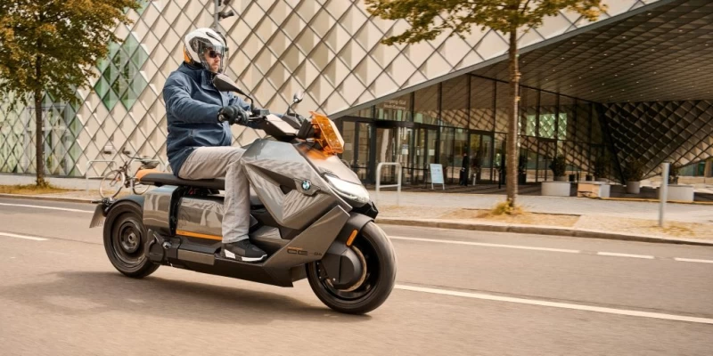 BMW beginnt mit der Serienproduktion des Elektromotorrads CE 04