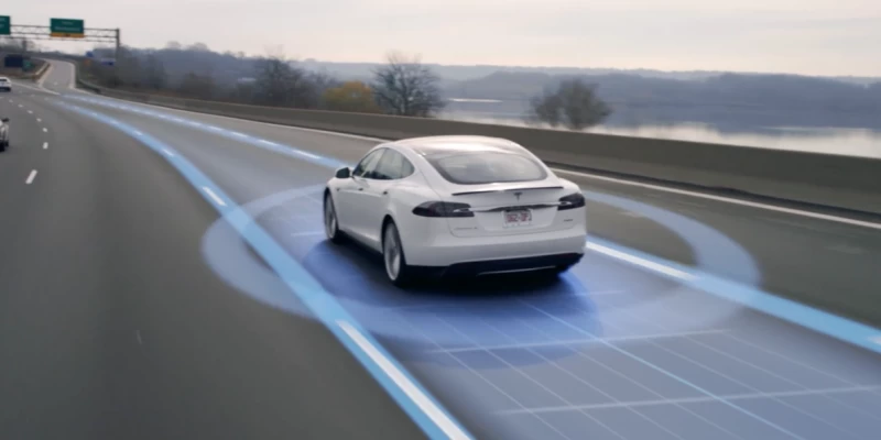 Elon Musk sagt, 100.000 Tesla werden autonom fahren
