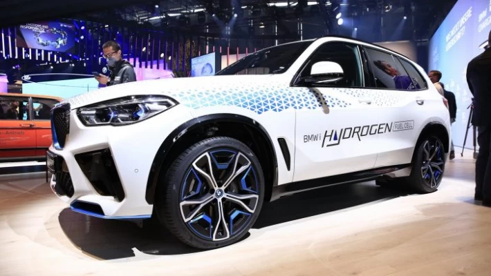 BMW iX5 Hydrogen betritt die Bühne in München